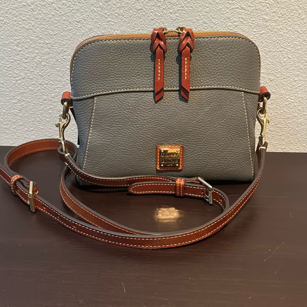 Dooney & Bourke pebble grain crossbody purse